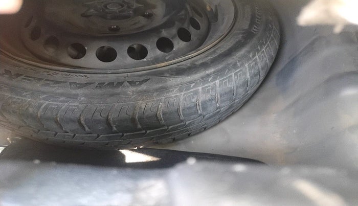 2016 Hyundai Grand i10 MAGNA 1.2 KAPPA VTVT, Petrol, Manual, 1,04,278 km, tyre