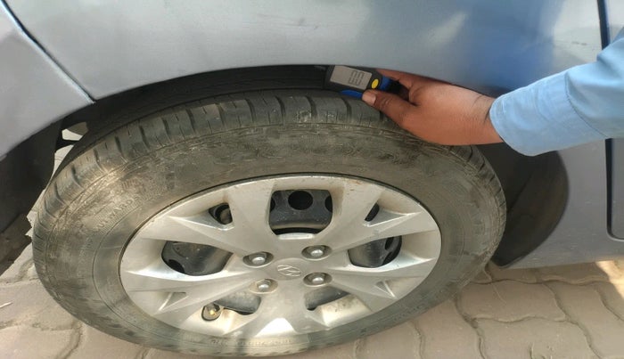 2016 Hyundai Grand i10 MAGNA 1.2 KAPPA VTVT, Petrol, Manual, 1,04,278 km, tyre