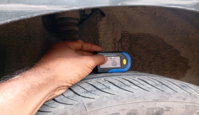 2016 Volkswagen Ameo HIGHLINE DSG 1.5 DIESEL , Diesel, Automatic, 2,02,182 km, tyre