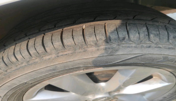 2013 Nissan Sunny XV DIESEL, Diesel, Manual, 1,56,023 km, tyre