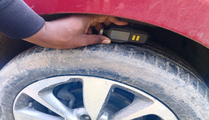 2014 Hyundai i20 ASTA 1.4 CRDI, Diesel, Manual, 1,35,425 km, tyre