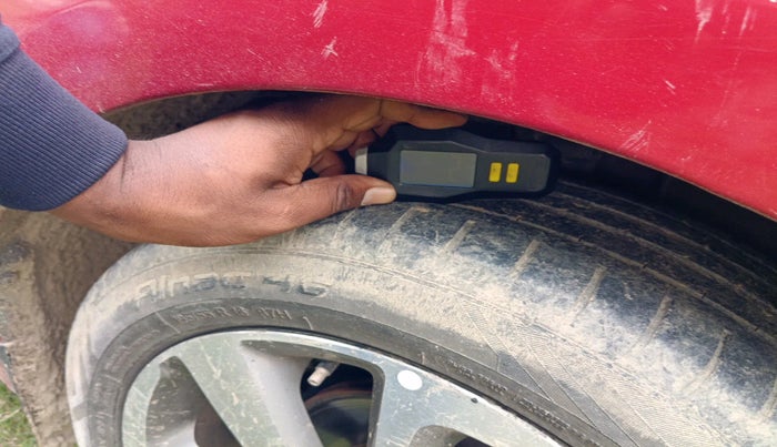 2014 Hyundai i20 ASTA 1.4 CRDI, Diesel, Manual, 1,35,425 km, tyre