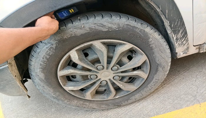 2016 Mahindra Kuv100 K6 D 6 STR, Diesel, Manual, 91,241 km, tyre