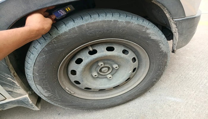 2016 Mahindra Kuv100 K6 D 6 STR, Diesel, Manual, 91,241 km, tyre