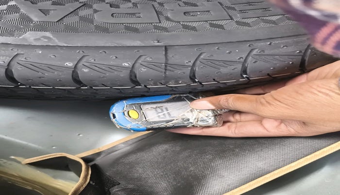 2023 Maruti Grand Vitara DELTA SMART HYBRID, Petrol, Manual, 23,897 km, tyre