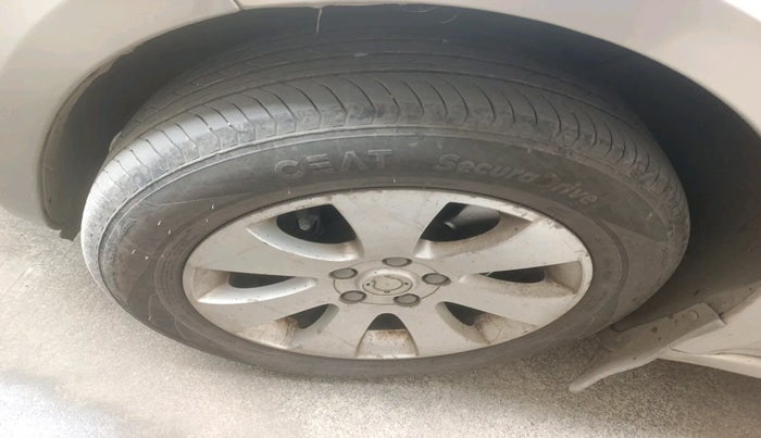 2010 Skoda Superb ELEGANCE 1.8 TSI AT, Petrol, Automatic, 68,270 km, tyre