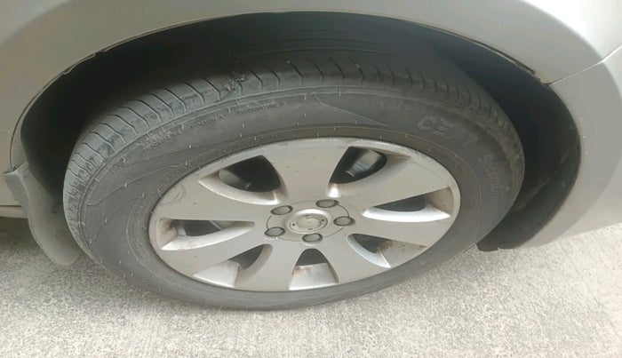 2010 Skoda Superb ELEGANCE 1.8 TSI AT, Petrol, Automatic, 68,270 km, tyre