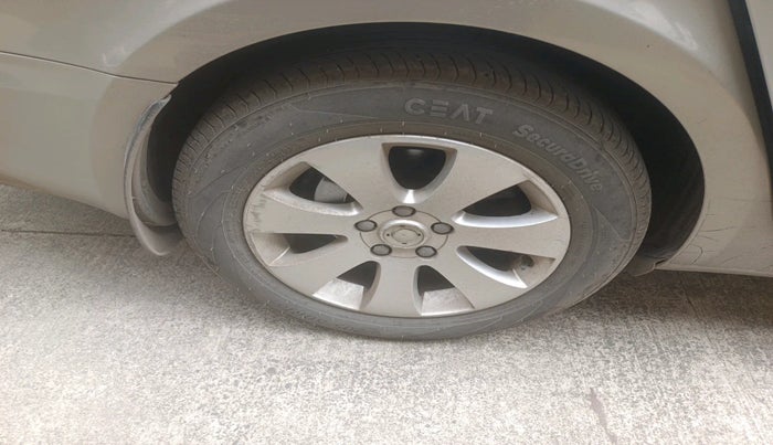 2010 Skoda Superb ELEGANCE 1.8 TSI AT, Petrol, Automatic, 68,270 km, tyre