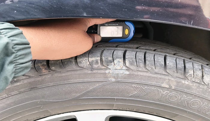 2021 Toyota Innova Crysta 2.7 VX 7 STR, Petrol, Manual, 81,280 km, tyre