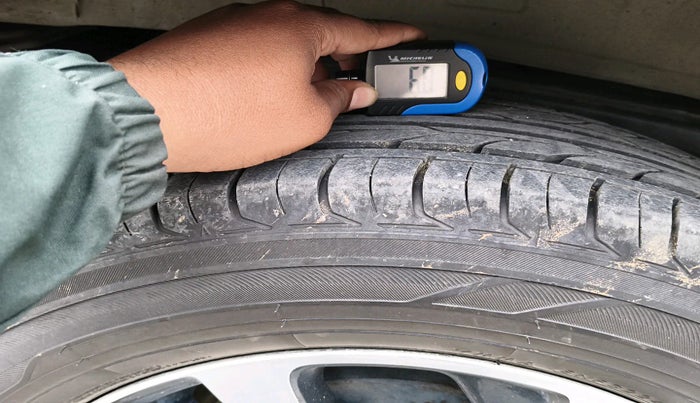 2021 Toyota Innova Crysta 2.7 VX 7 STR, Petrol, Manual, 81,280 km, tyre