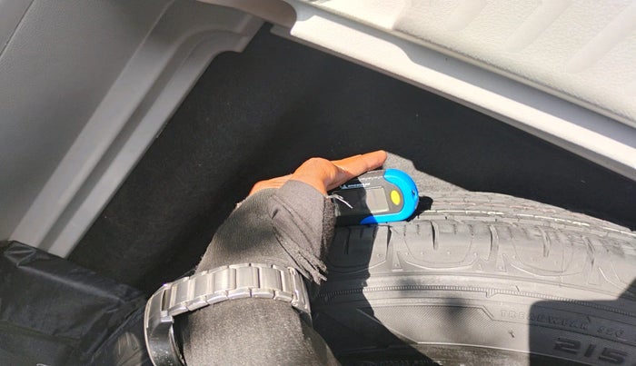 2021 Jeep Compass LONGITUDE (O) 1.4 PETROL AT, Petrol, Automatic, 21,832 km, tyre