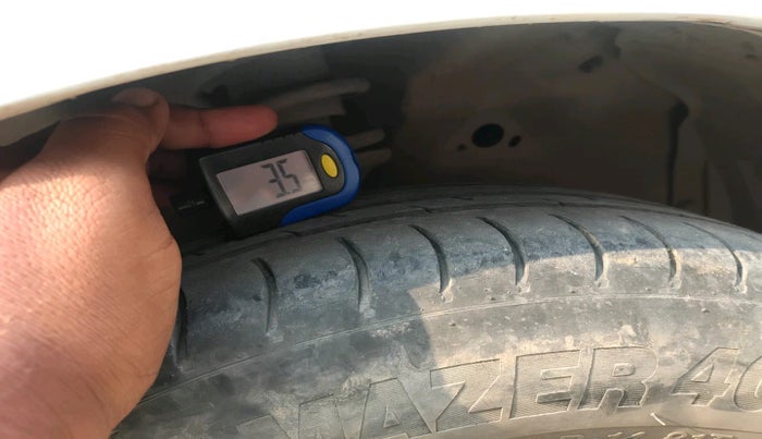 2016 Maruti Wagon R 1.0 LXI CNG, Petrol, Manual, 1,14,602 km, tyre