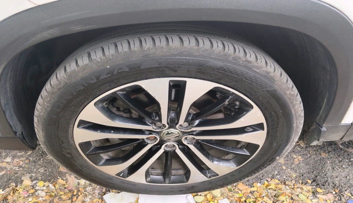 2021 MG HECTOR SHARP 2.0 DIESEL, Diesel, Manual, 1,82,556 km, tyre