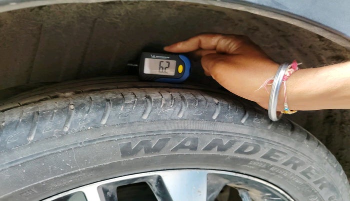 2021 Mahindra XUV300 W8 (O) 1.2 PETROL, Petrol, Manual, 66,721 km, tyre