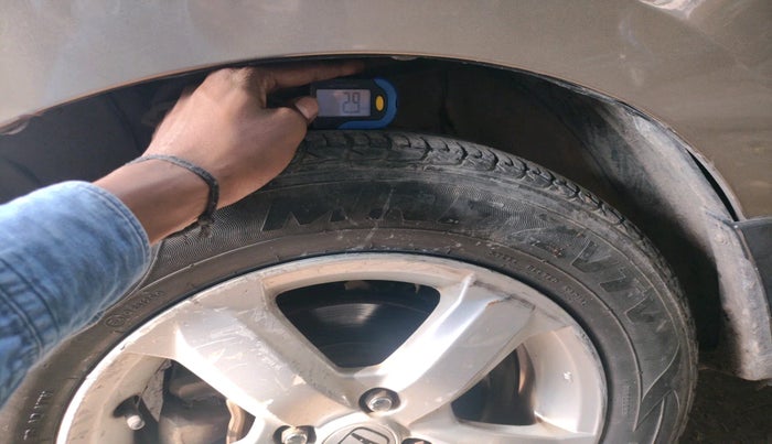 2010 Honda City 1.5L I-VTEC S MT, Petrol, Manual, 1,22,195 km, tyre