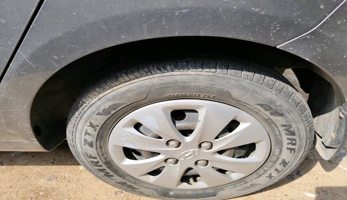 2012 Hyundai i10 MAGNA 1.1 LPG, Petrol, Manual, 1,35,586 km, tyre