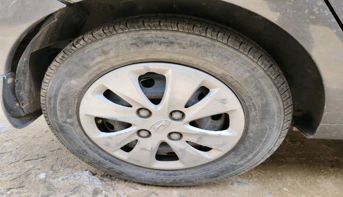 2012 Hyundai i10 MAGNA 1.1 LPG, Petrol, Manual, 1,35,586 km, tyre