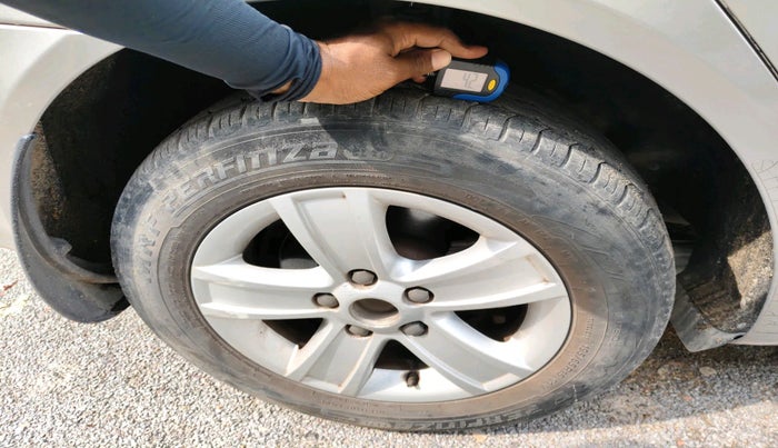 2010 Skoda Laura AMBIENTE 2.0 TDI CR AT, Diesel, Automatic, 96,709 km, tyre