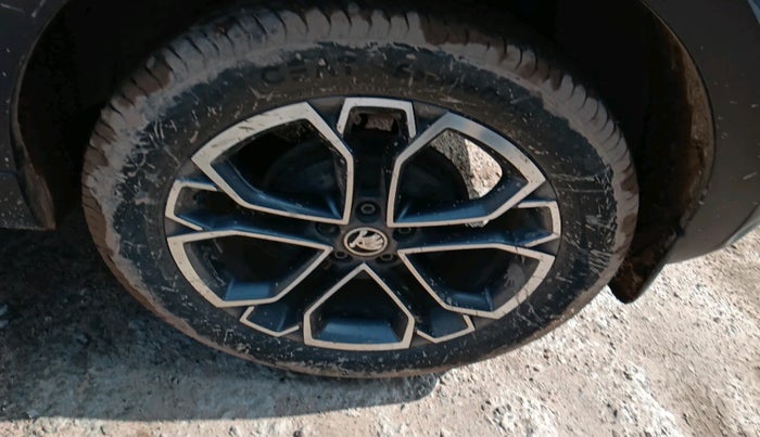 2022 Skoda KUSHAQ STYLE 1.0L TSI AT (6 AIRBAGS), Petrol, Automatic, 43,877 km, tyre