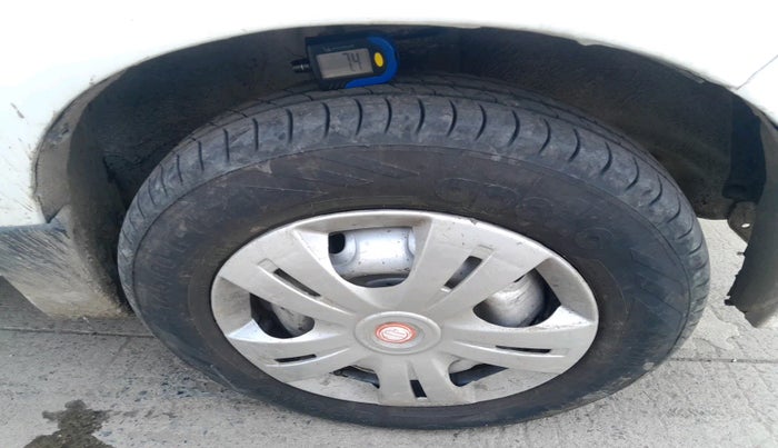 2017 Maruti Alto 800 LXI, Petrol, Manual, 84,454 km, tyre