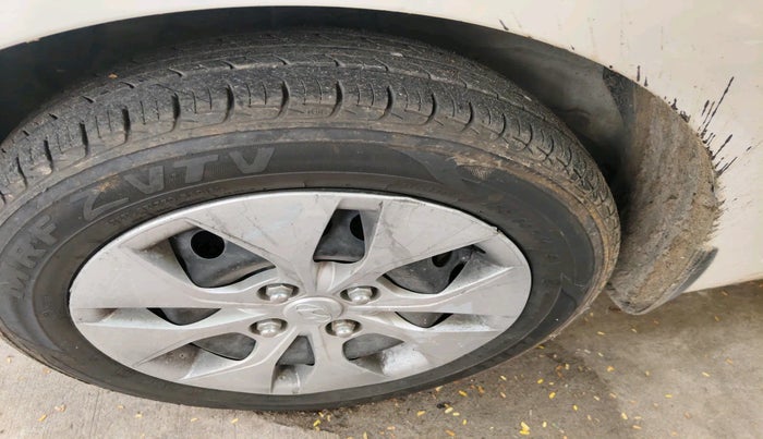 2016 Hyundai Xcent S 1.2, Petrol, Manual, 93,020 km, tyre