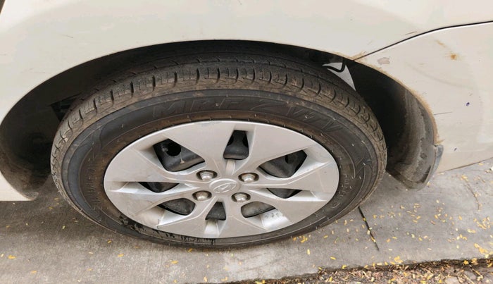 2016 Hyundai Xcent S 1.2, Petrol, Manual, 93,020 km, tyre