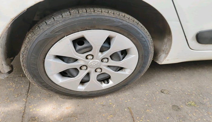 2016 Hyundai Xcent S 1.2, Petrol, Manual, 93,020 km, tyre