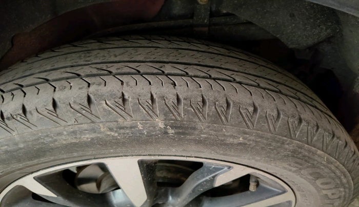 2018 Mahindra XUV500 W11 AT, Diesel, Automatic, 1,10,384 km, tyre