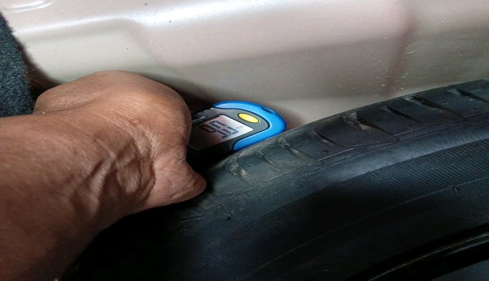 2019 Mahindra KUV 100 NXT K8 D 6 STR, Diesel, Manual, 68,219 km, tyre