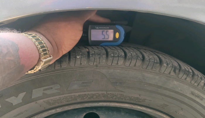 2013 Mahindra Verito 1.5 D4, Diesel, Manual, 1,27,069 km, tyre