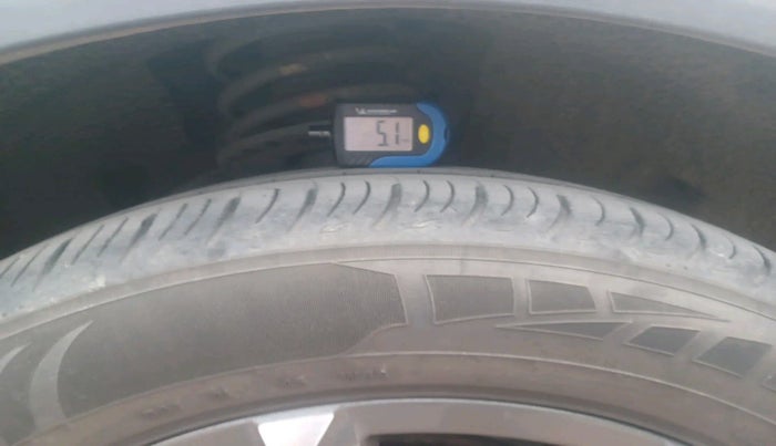 2021 Mahindra XUV700 AX 7 LUXURY P AT 7 STR, Petrol, Automatic, 16,50,000 km, tyre