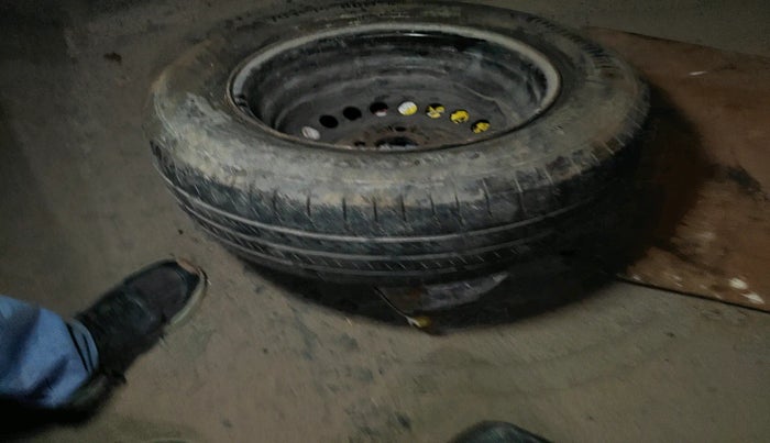 2015 Honda Amaze 1.2L I-VTEC S, Petrol, Manual, 94,136 km, tyre