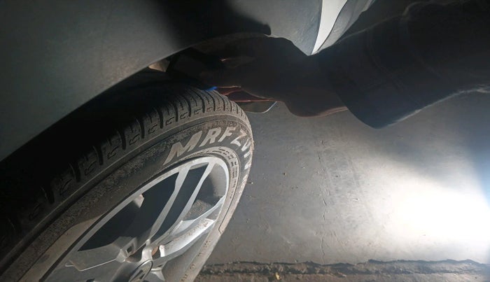 2020 Renault TRIBER RXZ AMT, Petrol, Automatic, 38,168 km, tyre