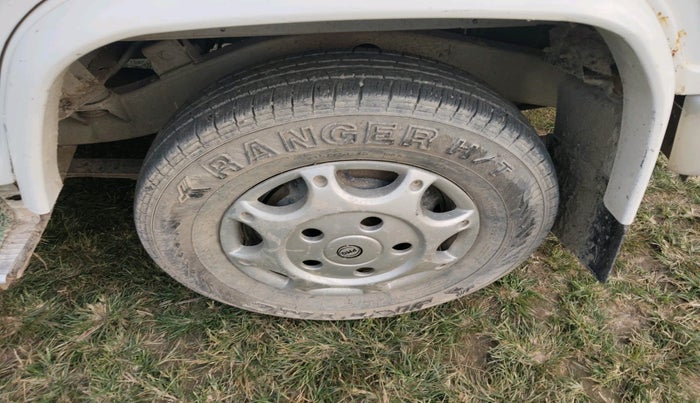 2014 Mahindra Bolero SLX BS IV, Diesel, Manual, 1,35,696 km, tyre