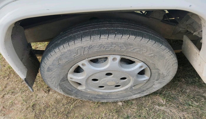 2014 Mahindra Bolero SLX BS IV, Diesel, Manual, 1,35,696 km, tyre