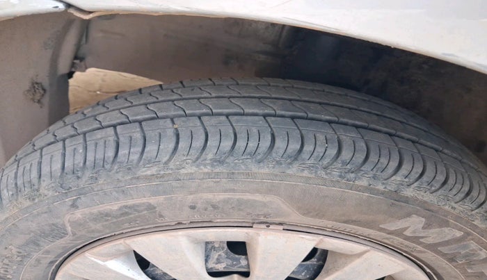 2016 Toyota Etios Liva G, Petrol, Manual, 1,33,797 km, tyre