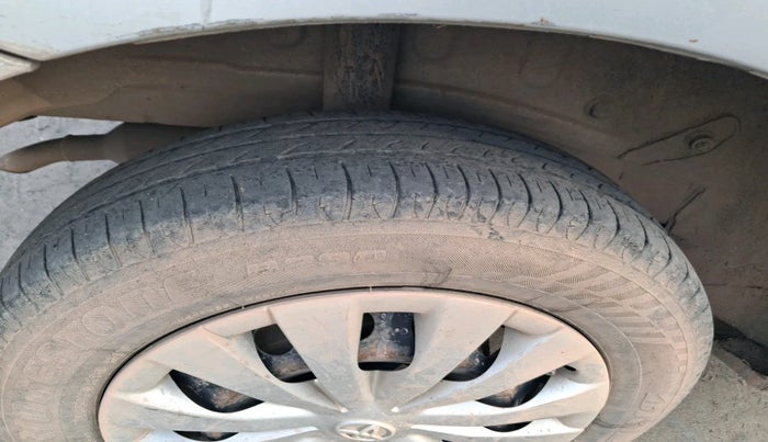 2016 Toyota Etios Liva G, Petrol, Manual, 1,33,797 km, tyre