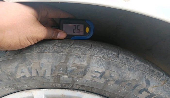 2013 Hyundai i10 MAGNA 1.1, Petrol, Manual, 1,79,776 km, tyre