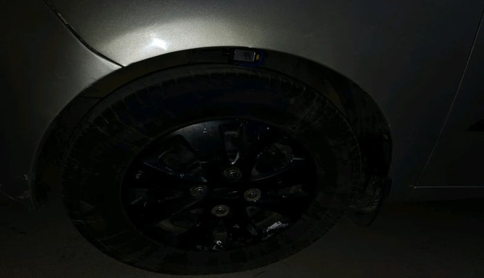 2011 Hyundai i10 MAGNA 1.2, Petrol, Manual, 1,18,110 km, tyre