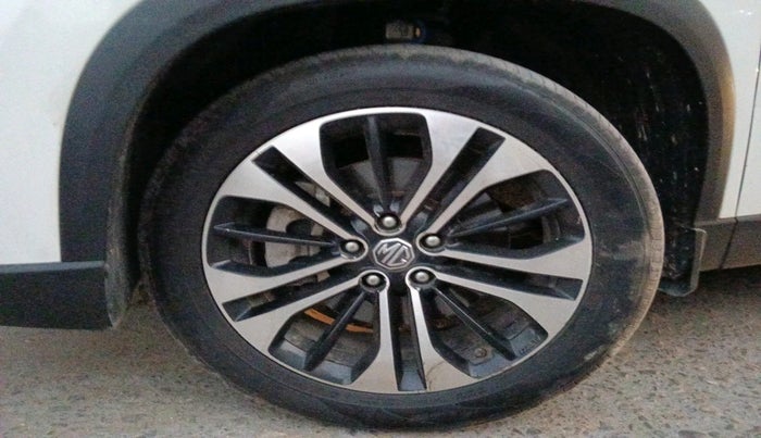 2021 MG HECTOR PLUS SELECT 2.0 DIESEL TURBO MT 7-STR, Diesel, Manual, 78,296 km, tyre