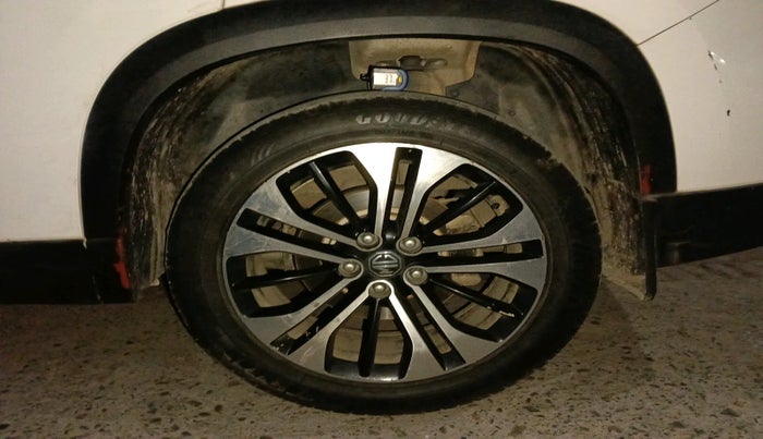 2021 MG HECTOR PLUS SELECT 2.0 DIESEL TURBO MT 7-STR, Diesel, Manual, 78,296 km, tyre