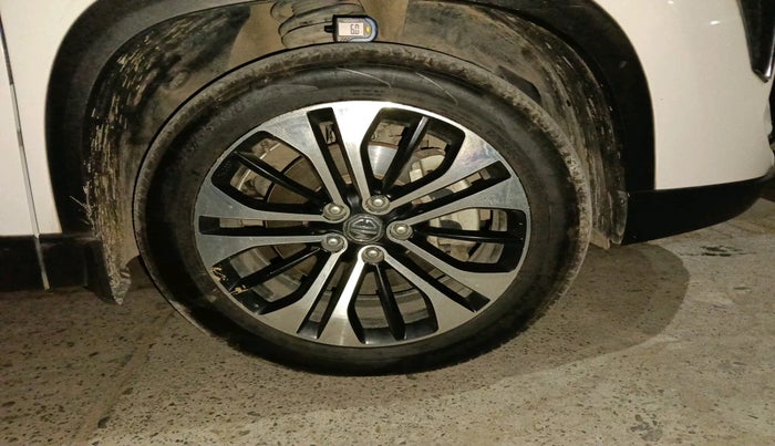 2021 MG HECTOR PLUS SELECT 2.0 DIESEL TURBO MT 7-STR, Diesel, Manual, 78,296 km, tyre