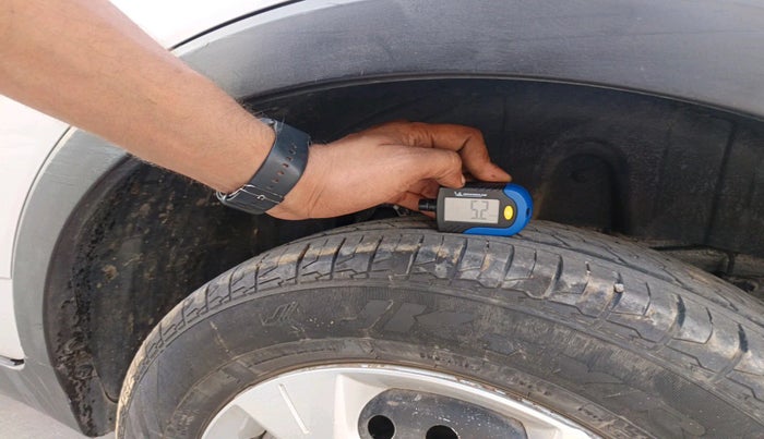 2019 Mahindra XUV300 W4 1.2 PETROL, Petrol, Manual, 1,39,618 km, tyre