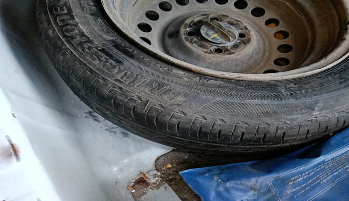 2016 Honda City 1.5L I-VTEC SV CVT, Petrol, Automatic, 1,18,560 km, tyre