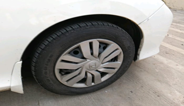 2016 Honda City 1.5L I-VTEC SV CVT, Petrol, Automatic, 1,18,560 km, tyre