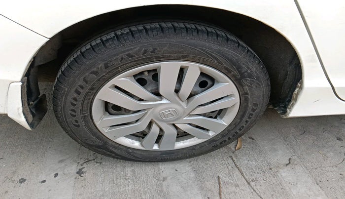 2016 Honda City 1.5L I-VTEC SV CVT, Petrol, Automatic, 1,18,560 km, tyre