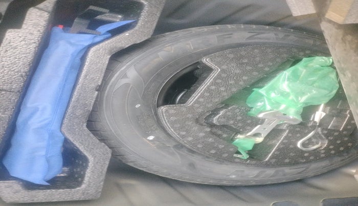 2019 Maruti Ciaz ALPHA  AT 1.5 SHVS PETROL, Petrol, Automatic, 43,449 km, tyre