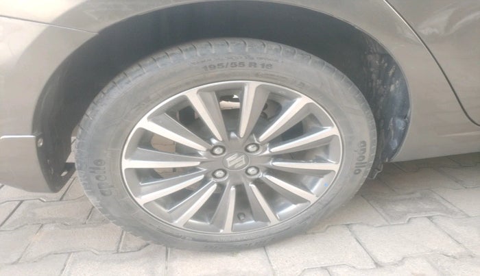 2019 Maruti Ciaz ALPHA  AT 1.5 SHVS PETROL, Petrol, Automatic, 43,449 km, tyre