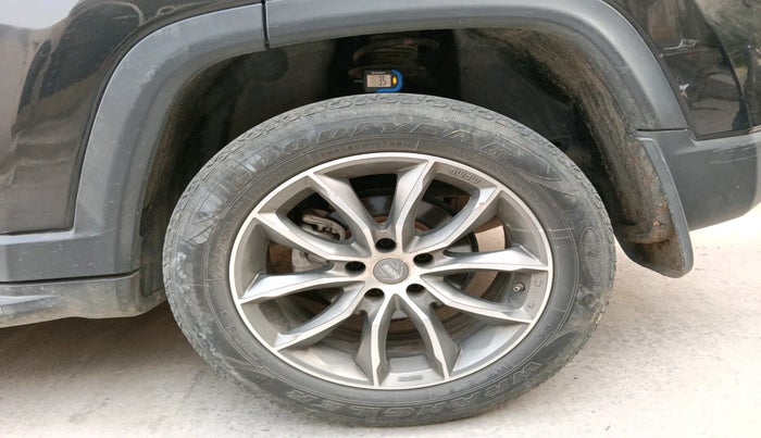 2020 Jeep Compass LIMITED PLUS 2.0 DIESEL 4X4 AT, Diesel, Automatic, 1,15,933 km, tyre