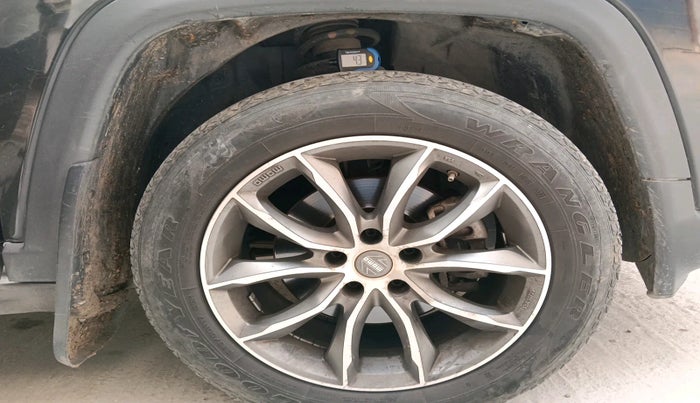 2020 Jeep Compass LIMITED PLUS 2.0 DIESEL 4X4 AT, Diesel, Automatic, 1,15,933 km, tyre